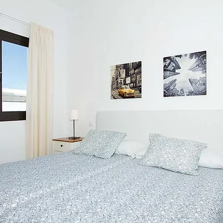 Playa Blanca Sleeps 6 Air Con Wifi *